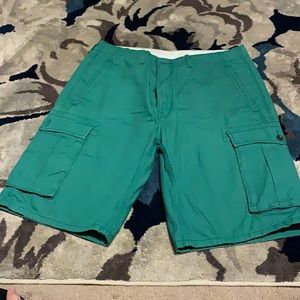 Men’s size 34 Levi’s cargo shorts